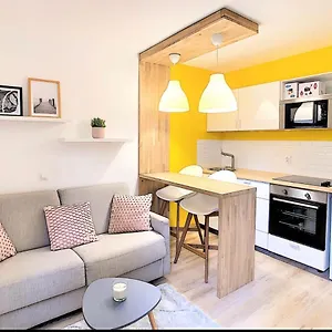 https://centre-saint-gervais-studio-jaune-moderne-proche.hotels-rhonealpes.com