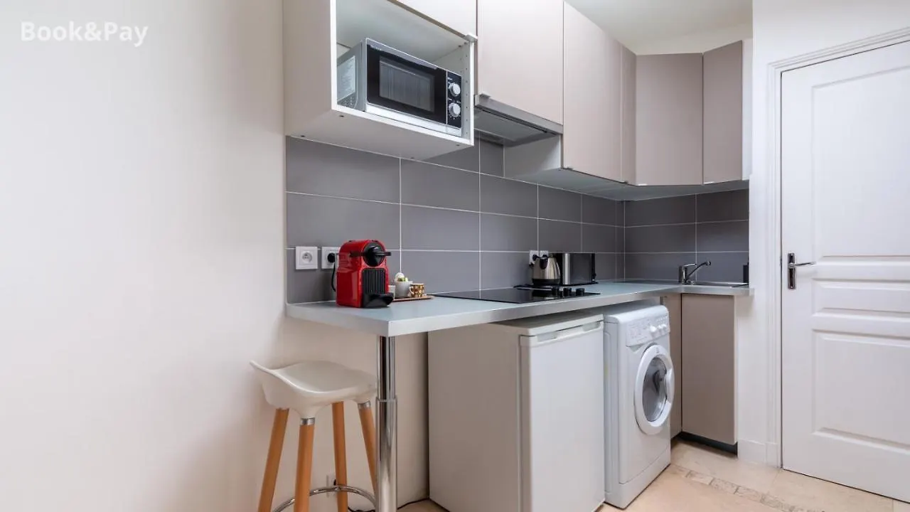 Nid D'Amour Paris Apartment